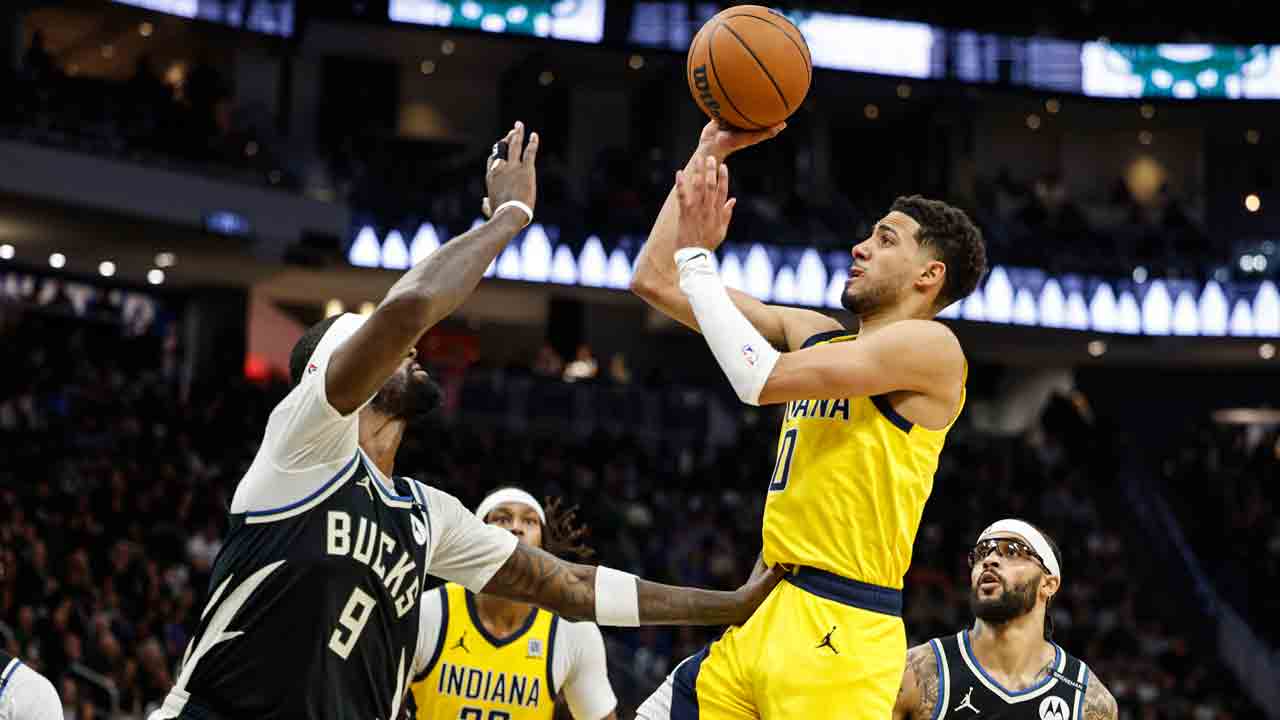 Pacers roll to Game 4 victory, 3-1 series lead after Bucks lose Lillard to injury