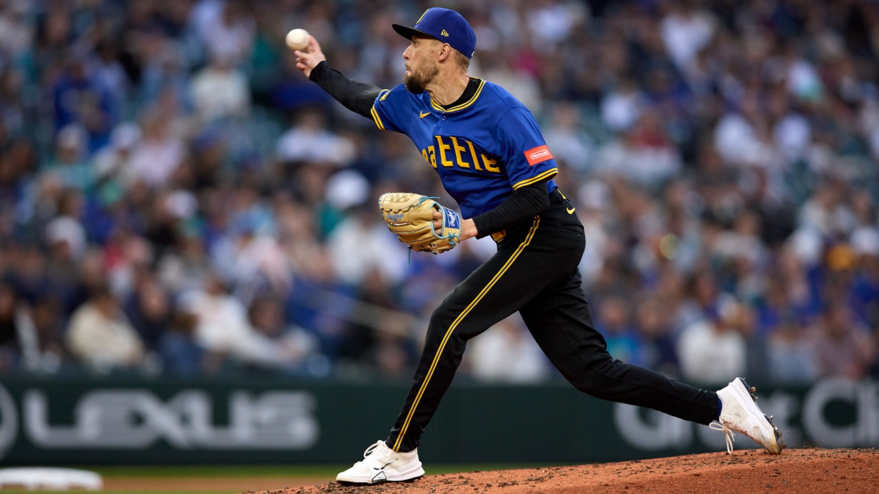 Blue Jays claim RHP Casey Lawrence off waivers from Mariners