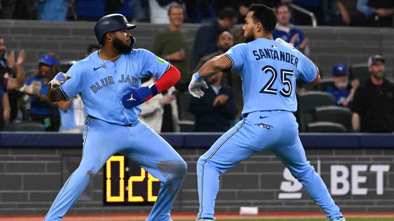 Blue Jays storm back from down six for much-needed win in extras over Red Sox