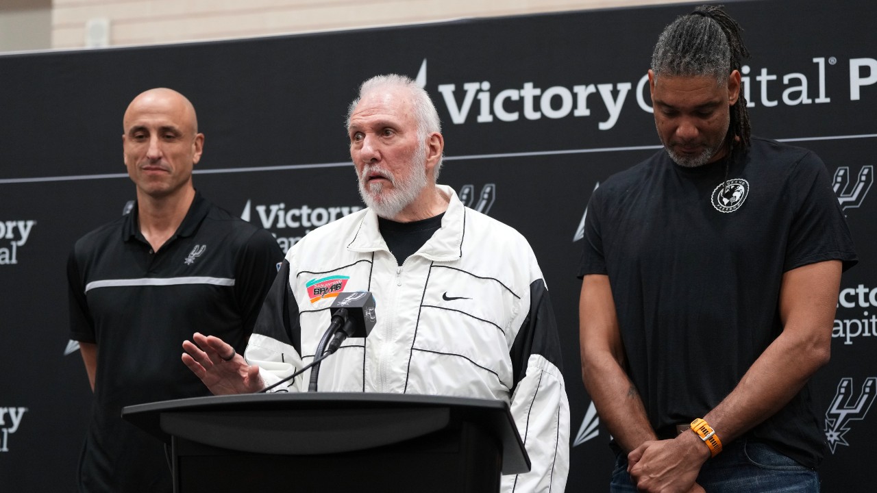 Gregg Popovich speaks as Spurs introduce Mitch Johnson as new coach