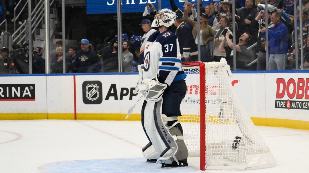 Why Hellebuyck’s road playoff struggles come down to confidence issues