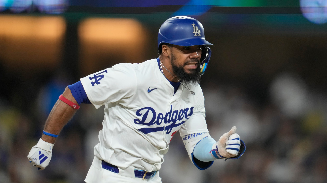 Dodgers slugger Teoscar Hernandez placed on injured list with groin strain