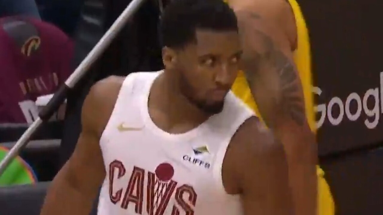 Cavaliers’ Mitchell takes flight for massive one-handed slam vs. Pacers