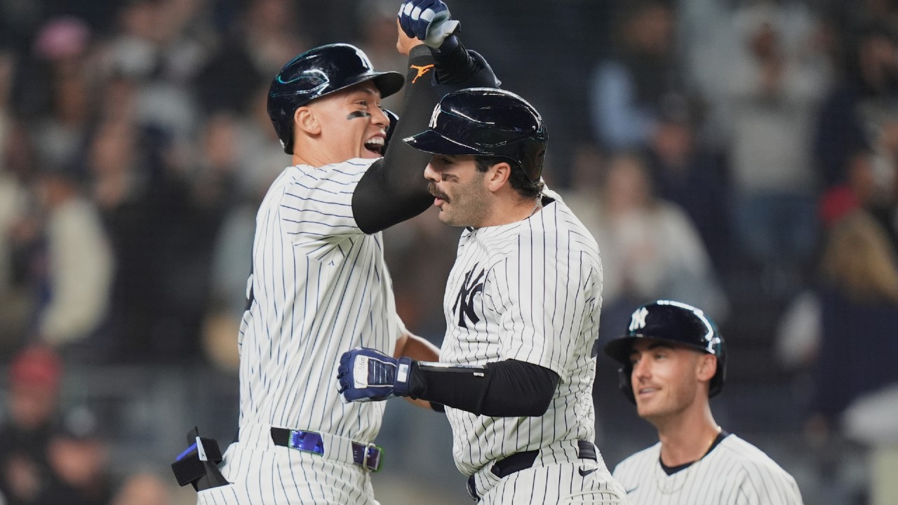 Yankees score 10 runs in seventh, beat Padres in King’s return