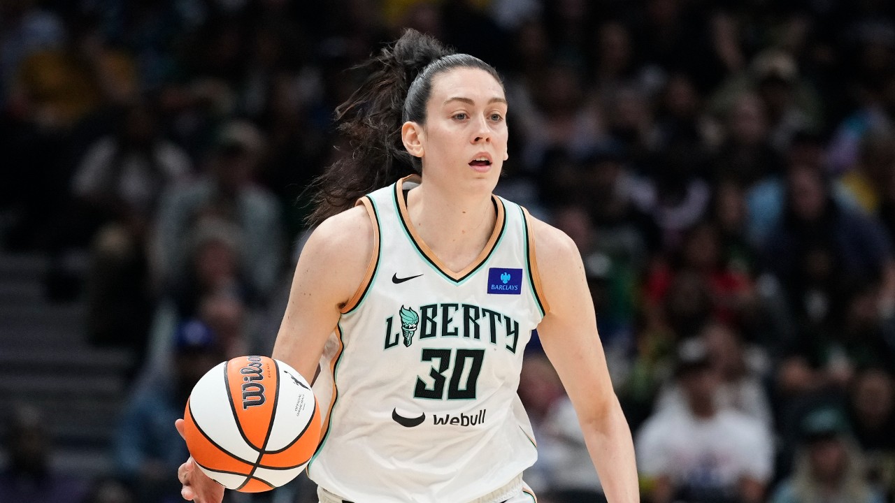 Stewart has 26 points as Liberty beat Mystics to remain undefeated