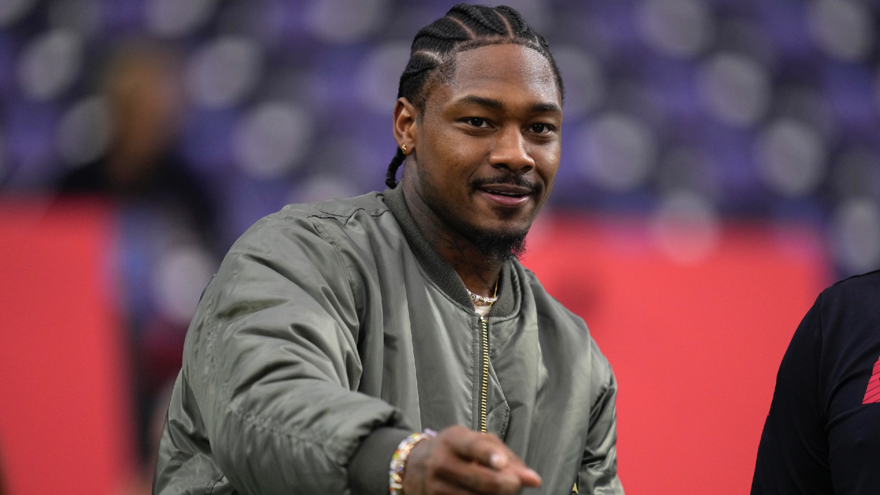 Patriots’ Stefon Diggs attends first practice since viral boat video emerged