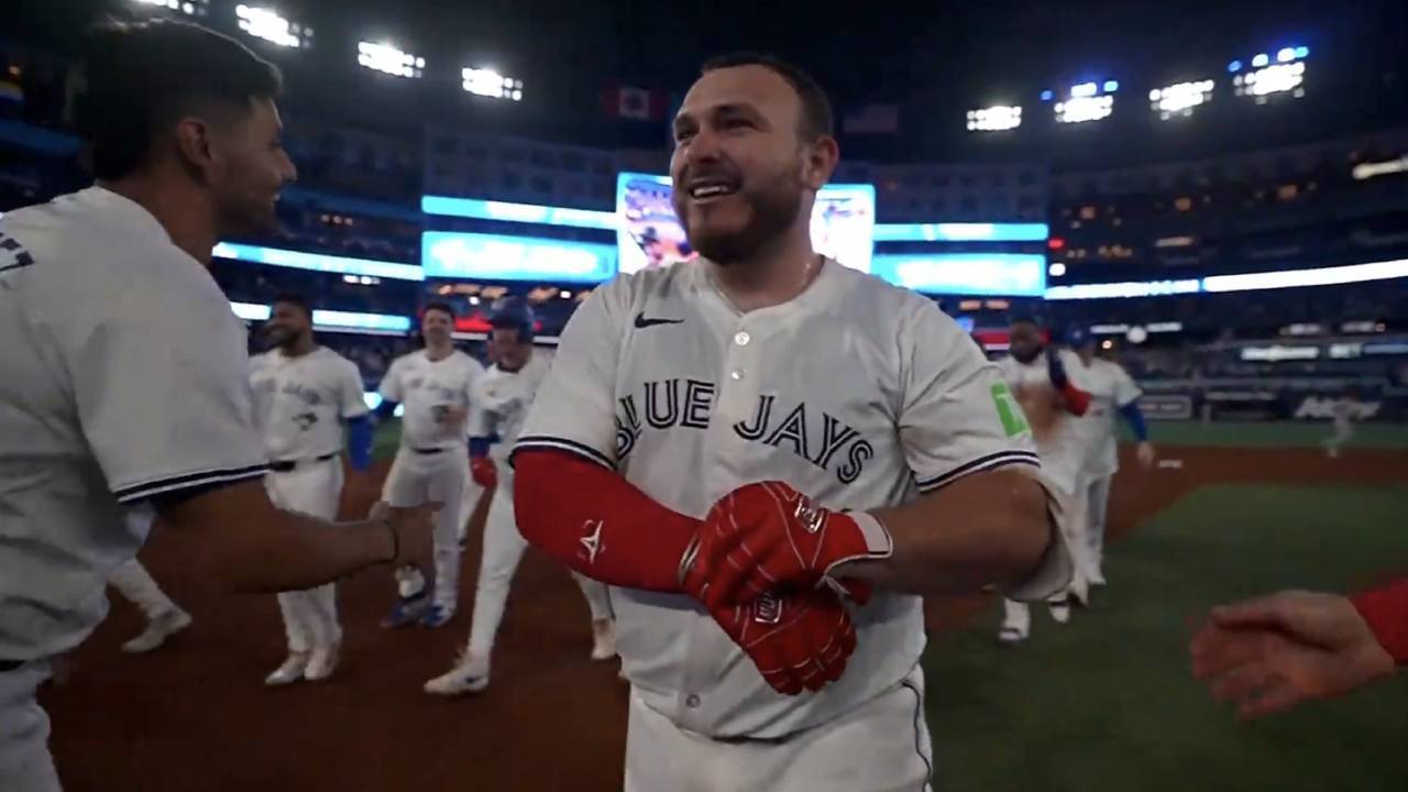 Gotta See It: Blue Jays’ Kirk blasts walk-off double on former teammate Romano
