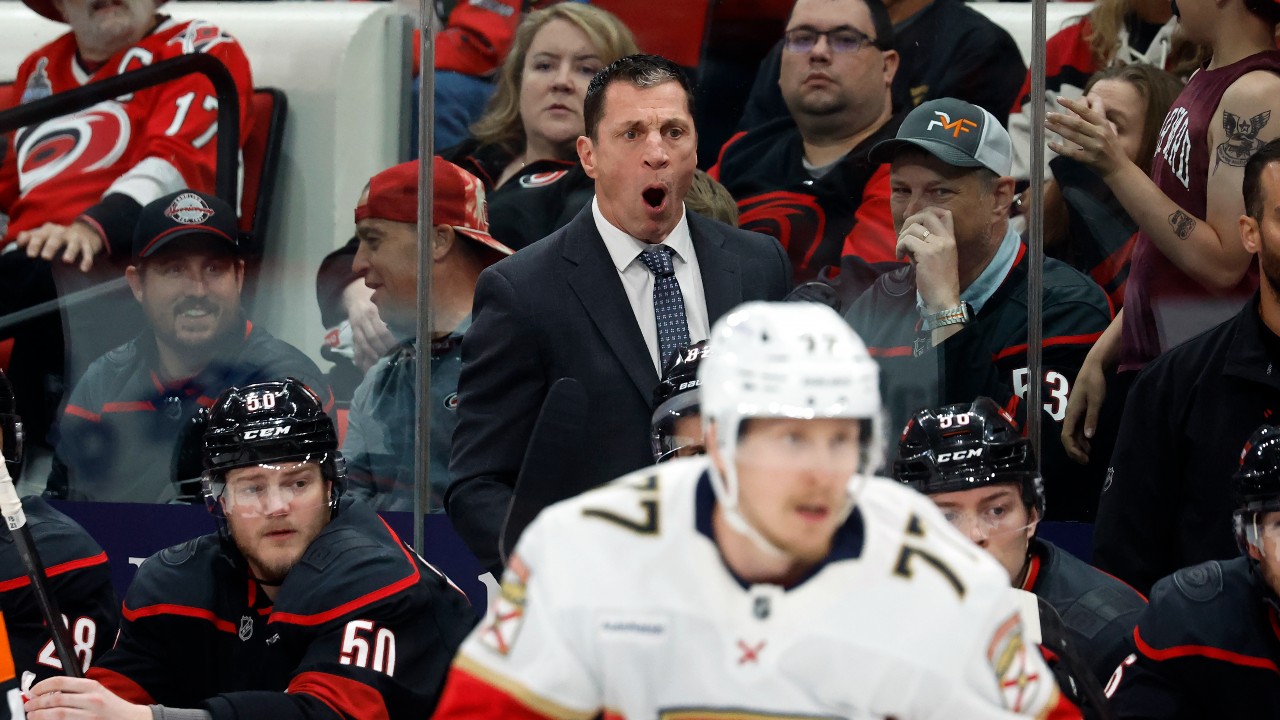 Hurricanes’ Brind’Amour disagrees with Panthers’ Maurice on handshake strategy