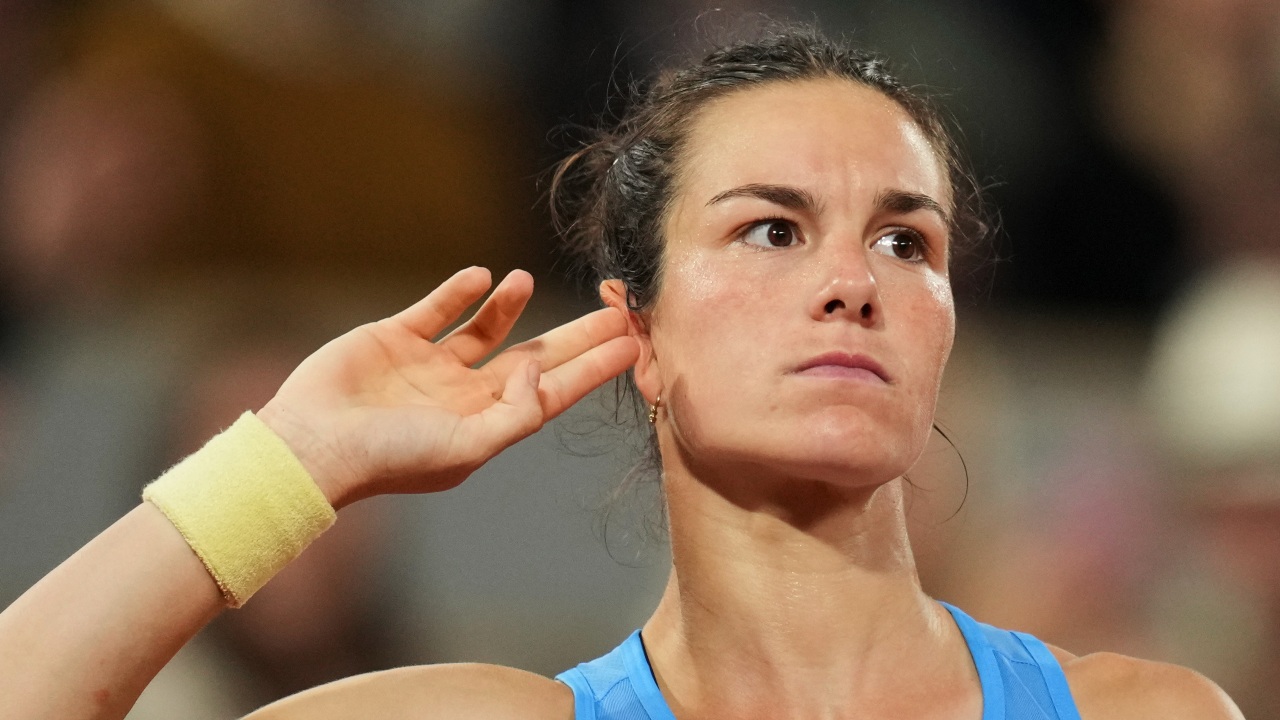 Unseeded Boisson stuns Andreeva, to face Gauff in French Open semis